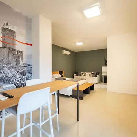 La - Luxury Guest house 2*