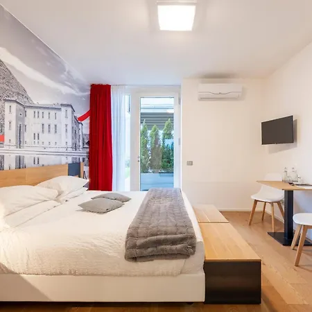 La - Luxury Guest house 2*