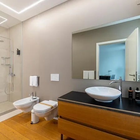 La - Luxury 2*