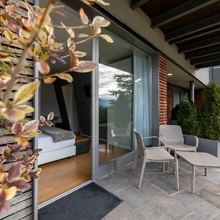 La - Luxury Guest house 2*